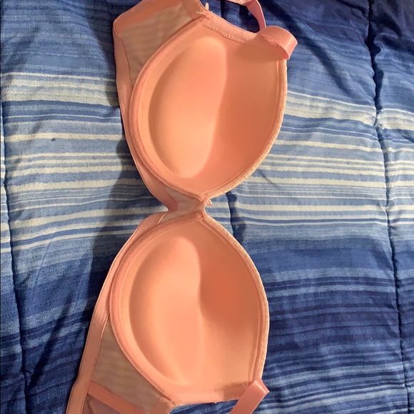 Pink bra - Picture 3 of 5